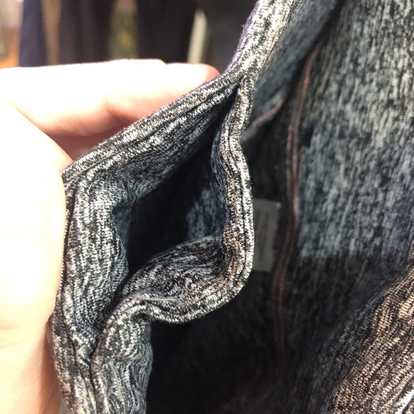 LuLaRoe Workout Athletic Fitness Cropped Capri Legging Pants - Picture 4 of 5